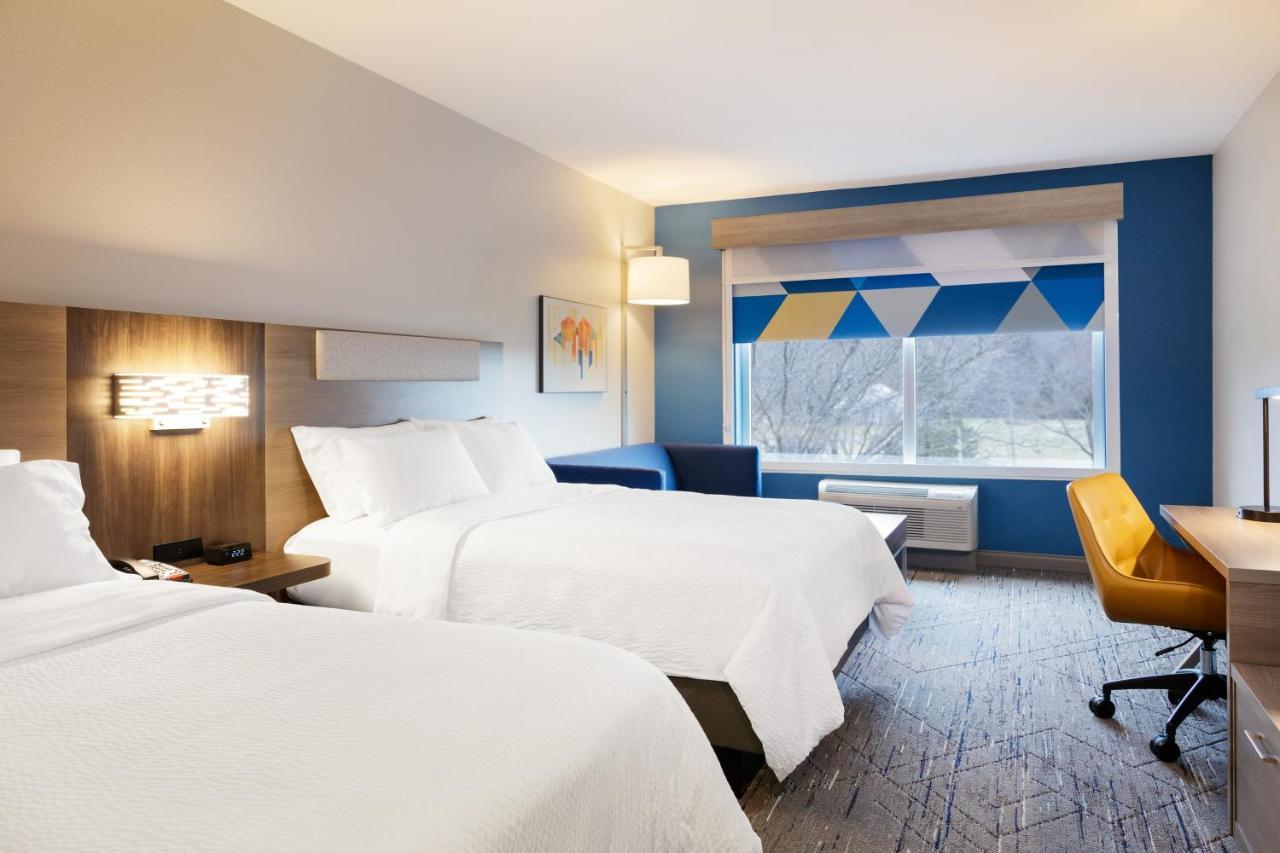 Holiday Inn Express Fremont By Ihg Exterior photo