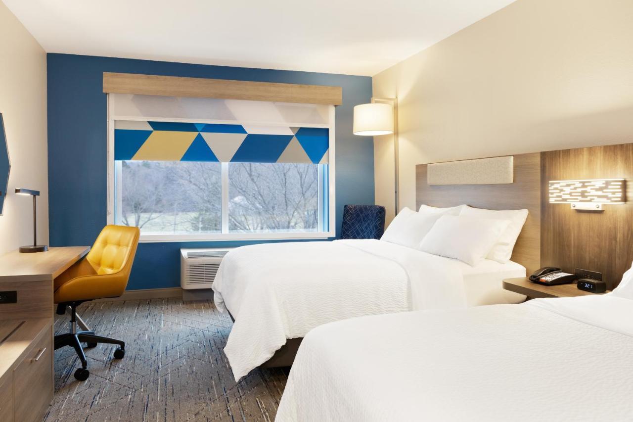 Holiday Inn Express Fremont By Ihg Exterior photo
