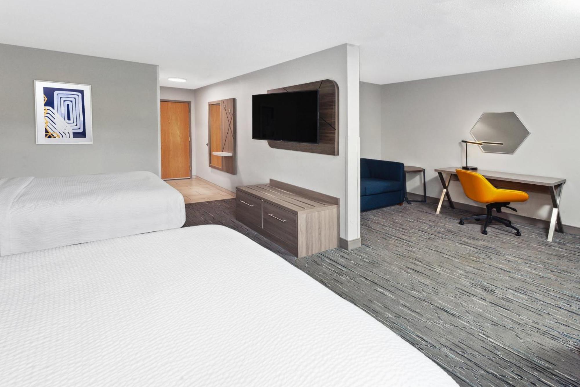 Holiday Inn Express Fremont By Ihg Exterior photo